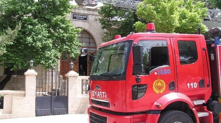 Atat&uuml;rk R&ouml;lyefine 19 Mayıs Temizliği