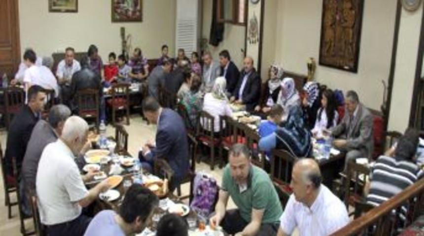 Başkan Demirtaş, Sağlık-S&ouml;z Sendikası Ile Kahvaltıda Bir Araya Geldi