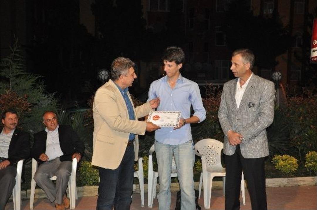 Boşnak&ccedil;a Kursunu Tamamlayan 25 Kursiyer Sertifikalarını Aldı