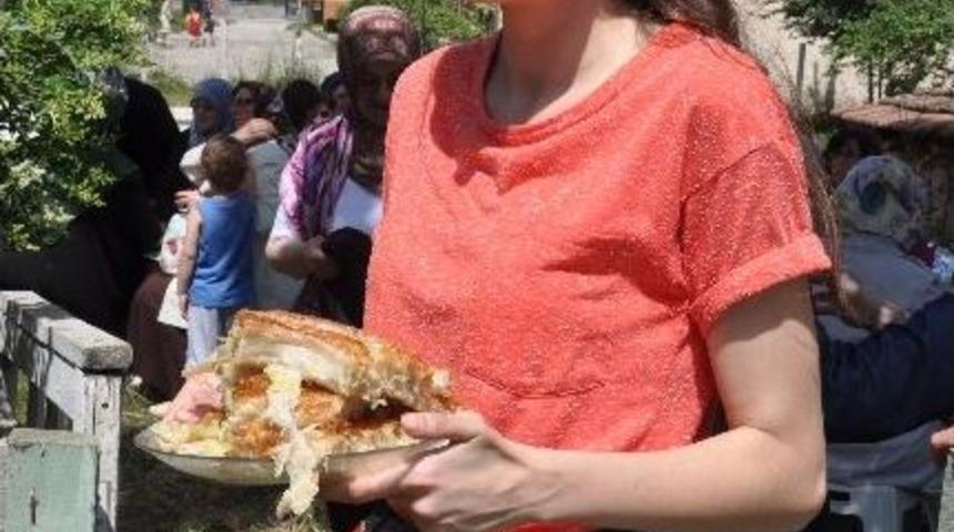 Ertelenen Anneler G&uuml;n&uuml; Programı Yapıldı