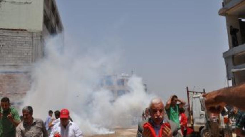 Reyhanlı'da Izinsiz Y&uuml;r&uuml;y&uuml;şe Polis M&uuml;dahale Etti