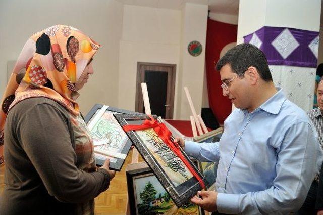 Akmek Varsak&rsquo;tan Yıl Sonu Sergisi 1