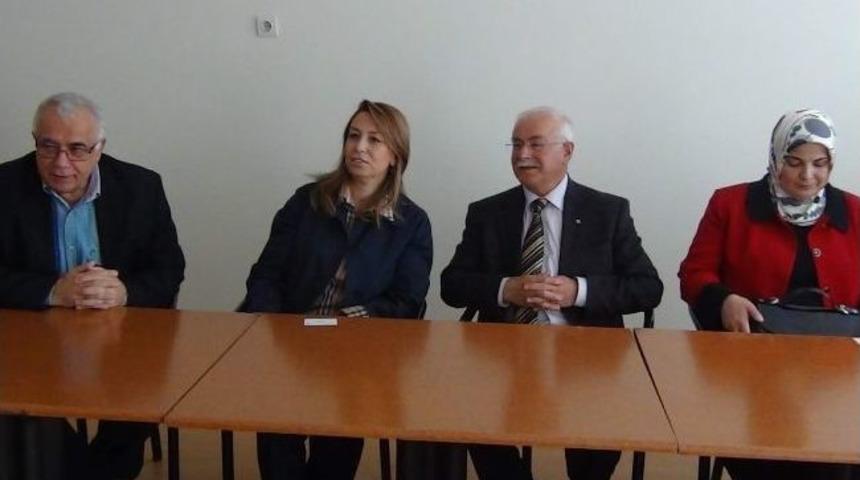 Ak Parti Malatya Milletvekili &Ouml;znur &Ccedil;alık, Cem Vakfı&rsquo;nı Ziyaret Etti