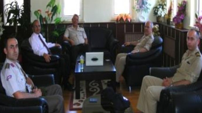 Komutanlardan Bozyazı Kaymakamına Ziyaret