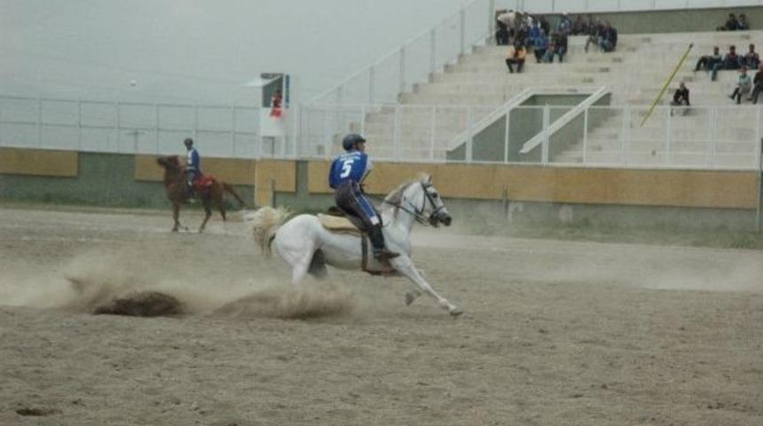 Cirit M&uuml;sabakaları T&uuml;m Hızıyla Devam Ediyor