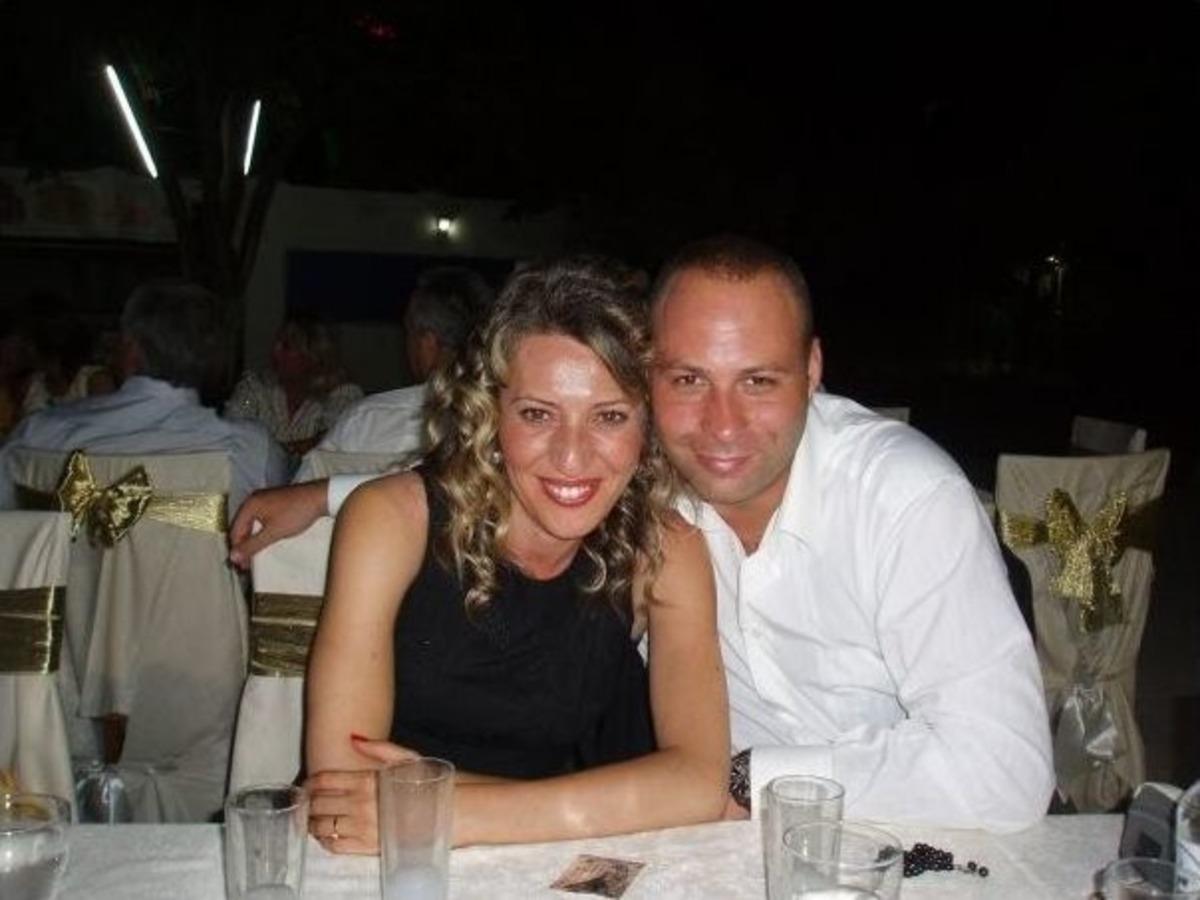 Kuşadası Pelin &Ouml;ğretmene Ağladı