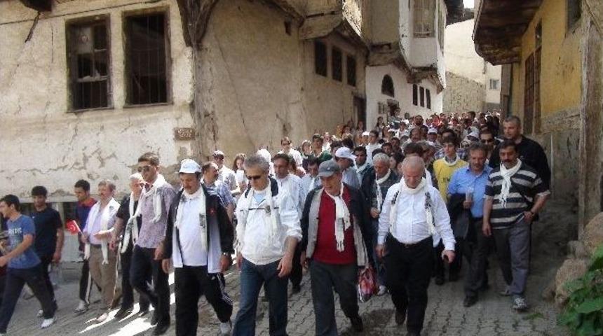 Tarihi İpek Yolu'nda Y&uuml;r&uuml;y&uuml;ş