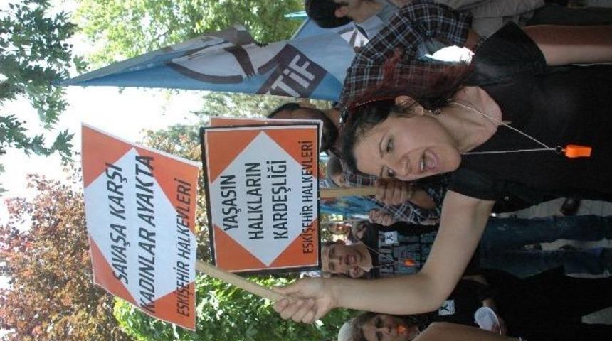 Reyhanlı Saldırılarını Oturarak Protesto Ettiler