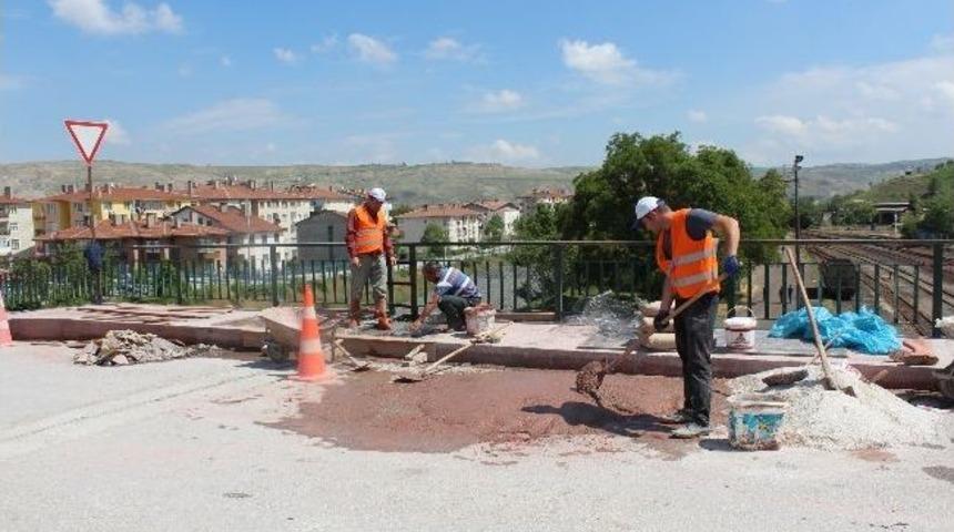 &Ccedil;ankırı Belediyesi Ahmet Bukan K&ouml;pr&uuml;s&uuml;'n&uuml; Yeniliyor