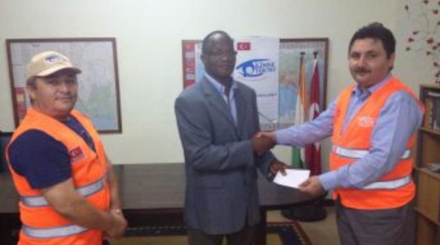 Irk&ccedil;ı Saldırılara Maruz Kalan Drogba'nın Babasından Yetimlere Destek