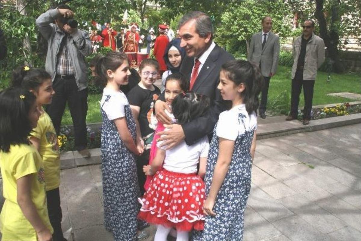 Bayrampaşa &Ccedil;ocuk Evleri &Ccedil;ocukları Yozgat Valisi Abdulkadir Yazıcı&rsquo;nın Misafiri Oldu