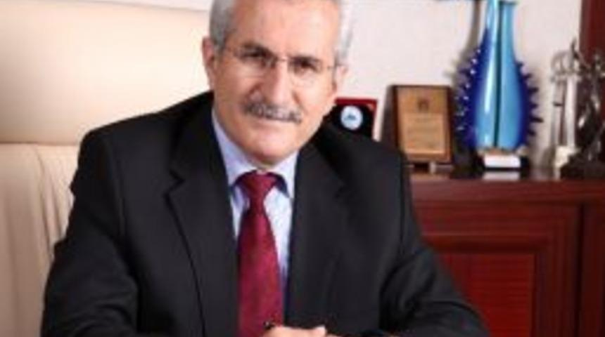 Rekt&ouml;r &Ouml;zdemir, Gen&ccedil;lik Ve Spor Bayramını Kutladı