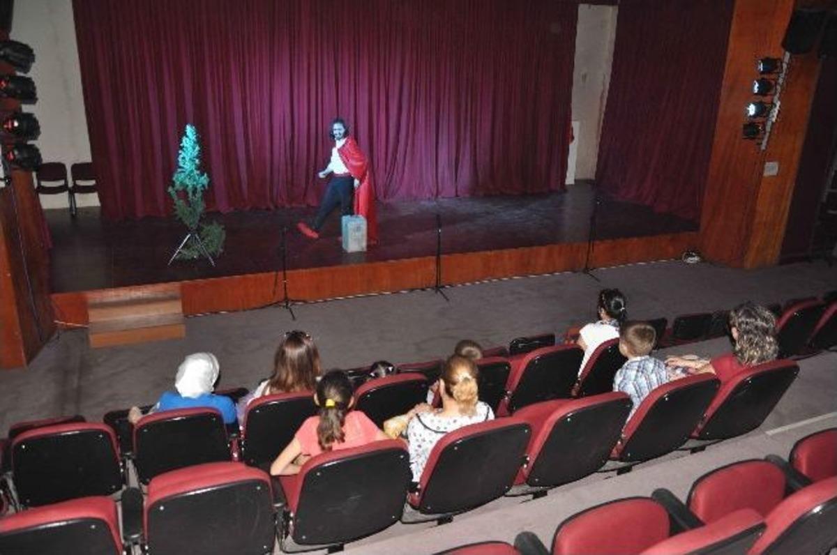 Kuşadası&rsquo;nda Gen&ccedil;lik Bayramı Kutlamaları İki G&uuml;n S&uuml;recek