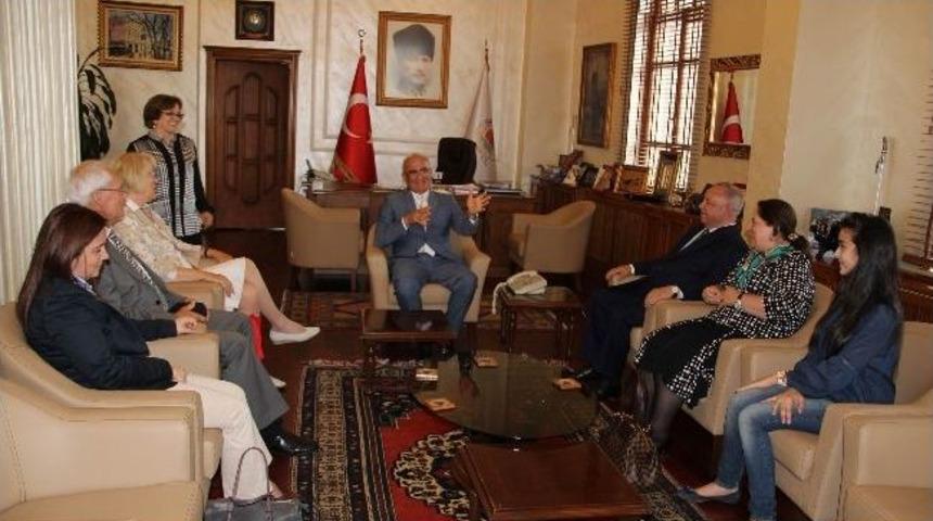 Başkan Yılmaz, Kardeş Şehirleri Makamında Ağırladı