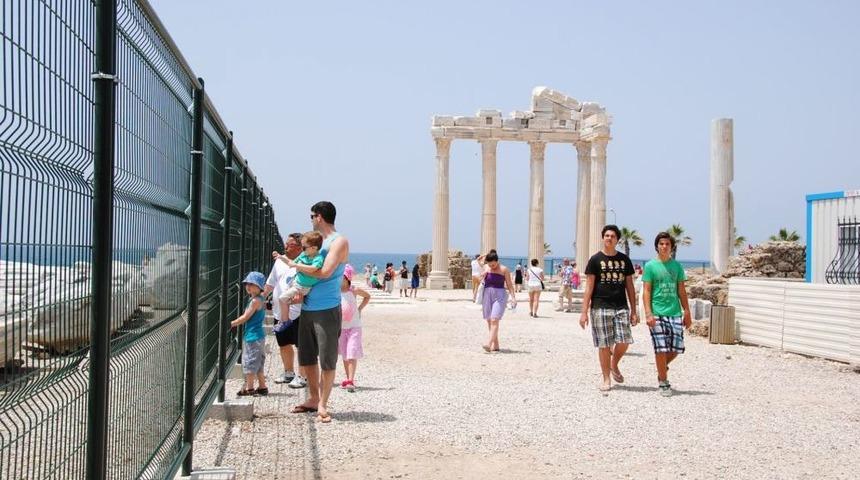 Apollon Tapınağı'nın &Ccedil;evresi Tel &Ouml;rg&uuml; Ile Koruma Altına Alındı