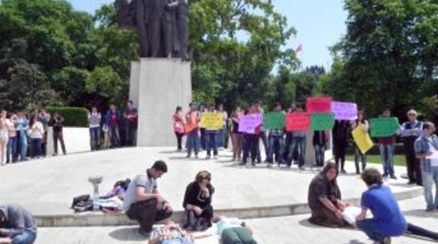 Ereğli'de &Ouml;ğrenciler Reyhanlı Katliamını Kınadı