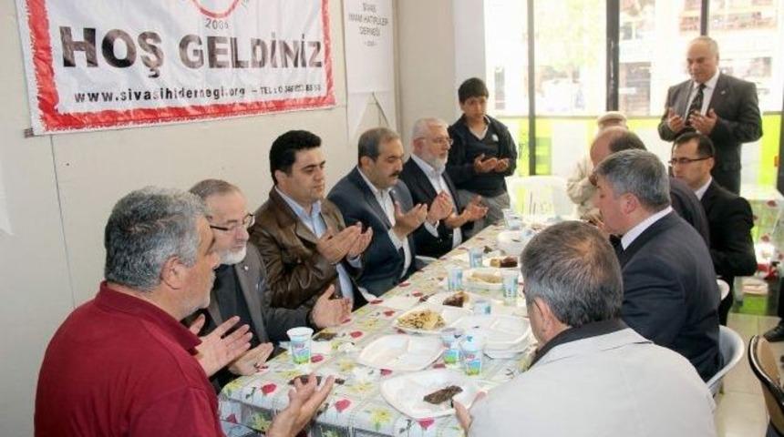 Başkan &Uuml;rg&uuml;p, İhtiya&ccedil; Sahibi &Ouml;ğrenciler Yararına D&uuml;zenlenen Kermese Katıldı