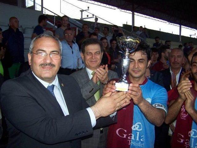 Osmaniye&rsquo;de D&uuml;zenlenen Mahalleler Ve K&ouml;yler Arası Futbol Turnuvası Sona Erdi 2