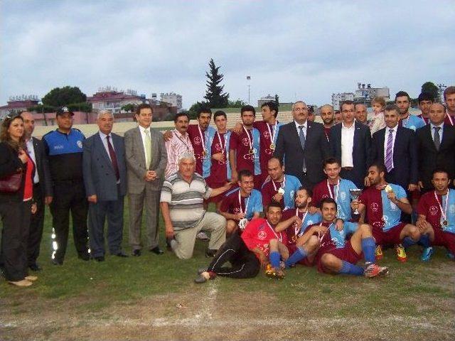 Osmaniye&rsquo;de D&uuml;zenlenen Mahalleler Ve K&ouml;yler Arası Futbol Turnuvası Sona Erdi 3