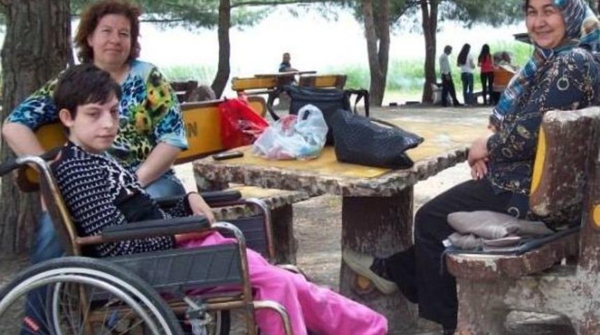 Engelli Vatandaşlar Piknikte Biraraya Geldi