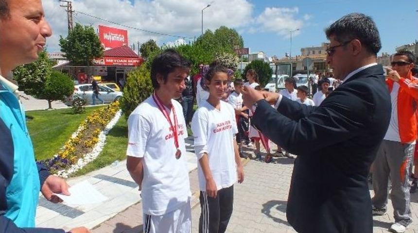 Cezaevindeki Babası İ&ccedil;in Koştu