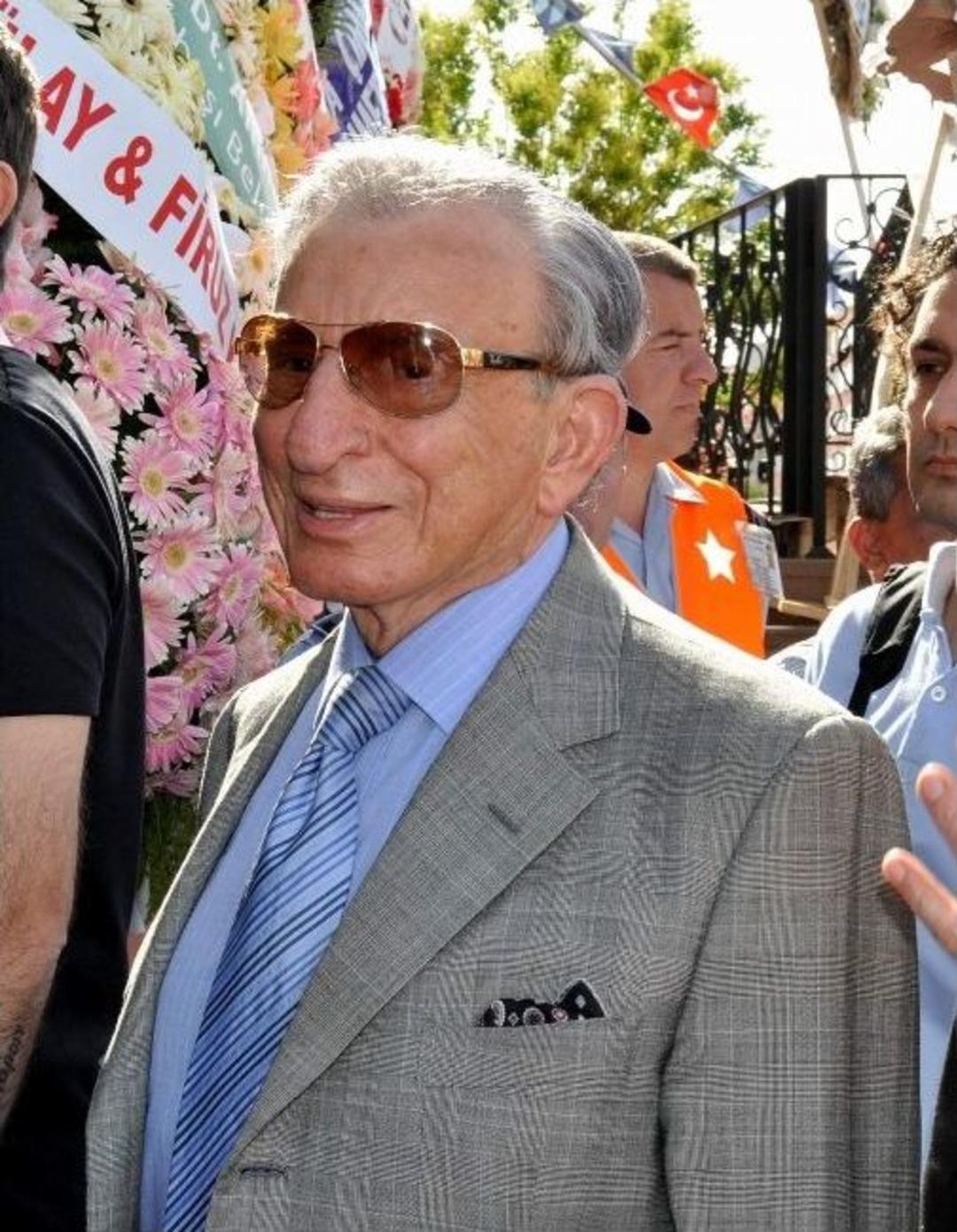 Balmumu M&uuml;zesine &Uuml;nl&uuml; Yağmuru