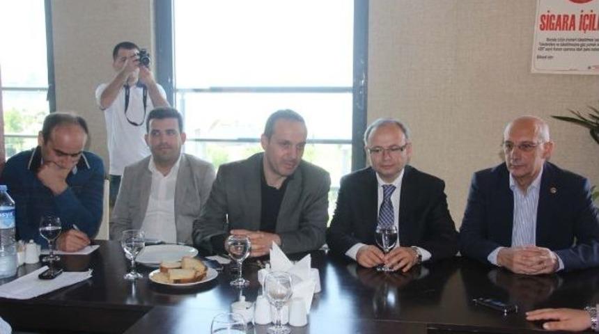 Gazeteciler Kahvaltıda Bir Araya Geldi