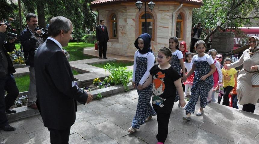 Mutlu Yuva &Ccedil;ocukları, Vali Yazıcı&rsquo;nın Davetlisi Olarak Yozgat&rsquo;a Geldi