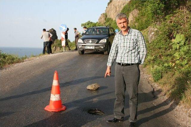 (&ouml;zel Haber) Yolun Ortasında A&ccedil;ılan &Ccedil;ukur Karayolunu Kapattı 3