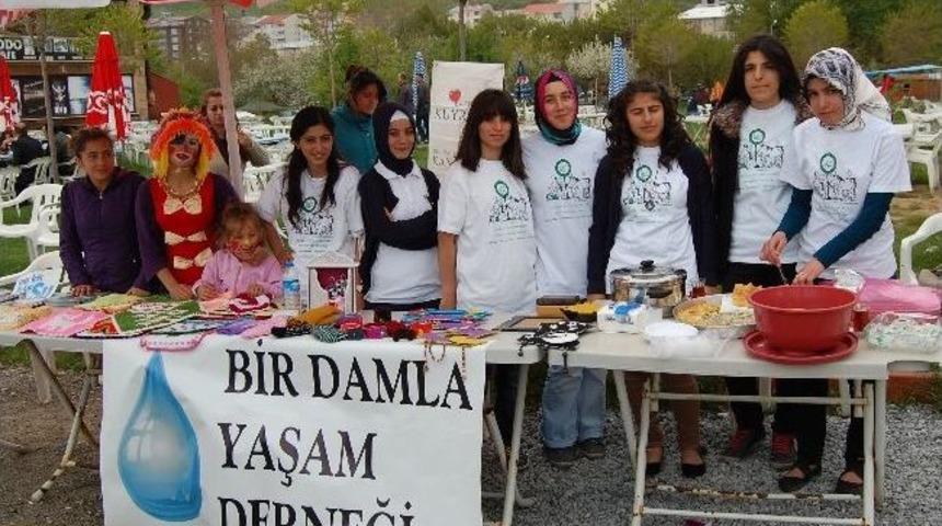 Sokak Hayvanları İ&ccedil;in Kermes D&uuml;zenlediler