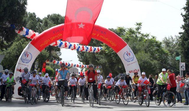 Muğla&rsquo;da 19 Mayıs Şenlik Havasında Kutlandı 1