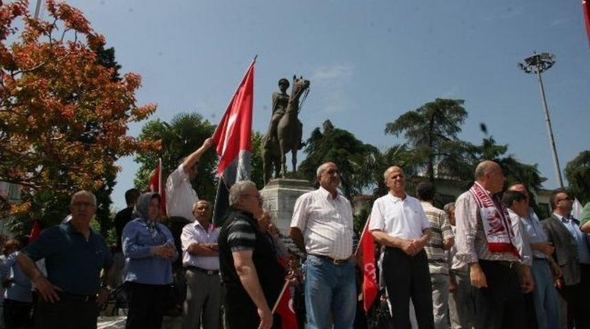 Chp&rsquo;liler Atat&uuml;rk Anıtı&rsquo;na &Ccedil;elenk Bıraktı