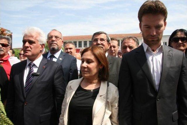 Chp&rsquo;liler Atat&uuml;rk Anıtı&rsquo;na &Ccedil;elenk Bıraktı 1