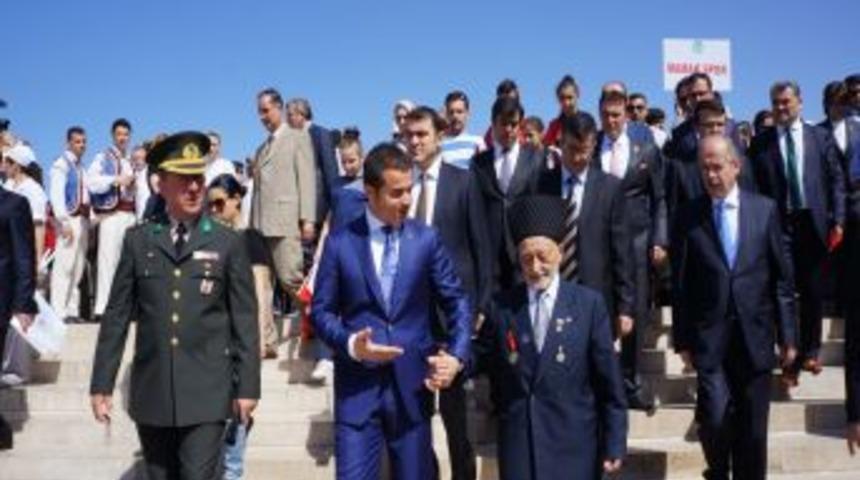 Gen&ccedil;lik Ve Spor Bakanı Kılı&ccedil;, Gen&ccedil;ler I&ccedil;in Dua Istedi