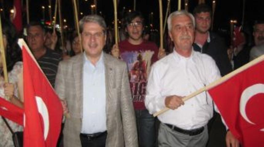&Ouml;demiş&rsquo;te Coşkulu Fener Alayı