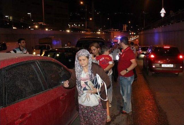 Bursa da Zincirleme Trafik Kazası: 2 Yaralı 1