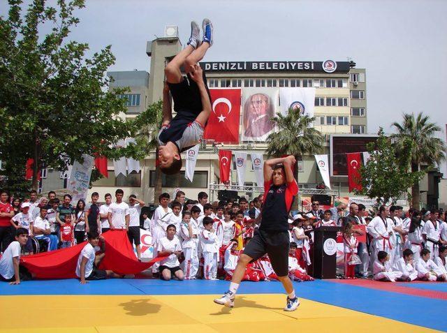 19 Mayıs Atatürk ü Anma Gençlik Ve Spor Bayramı, Coşkuyla Kutlanıyor 1