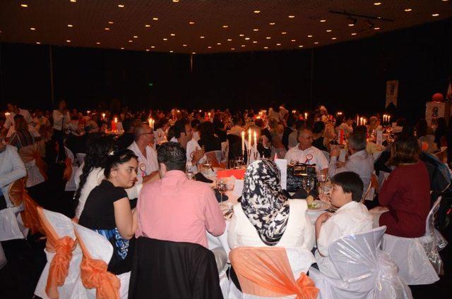 Kimsesiz Çocuklar Yararına 46 Bin 500 Lira Toplandı 1