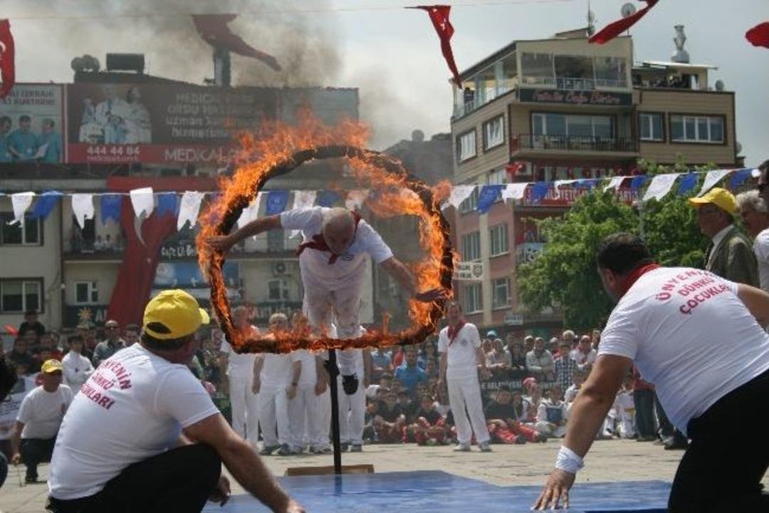 &Uuml;nye&rsquo;nin D&uuml;nk&uuml; &Ccedil;ocukları Yine İş Başında