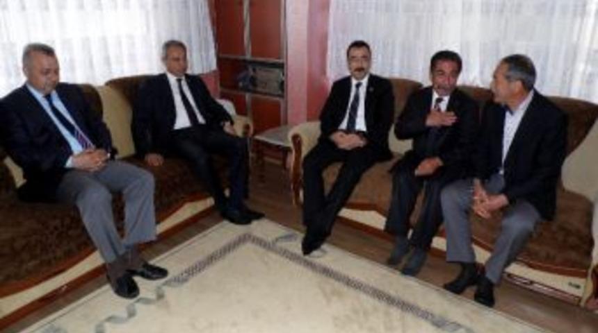 Mhp'li Vekillerden Belediye Başkanına Taziye Ziyareti