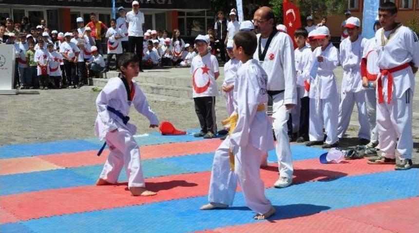 Muş&rsquo;ta 19 Mayıs Coşkusu