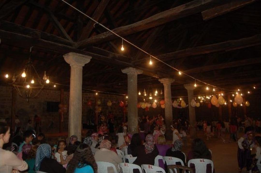 İlk&ouml;ğretim &Ouml;ğrencilerinden Eğlence Programı