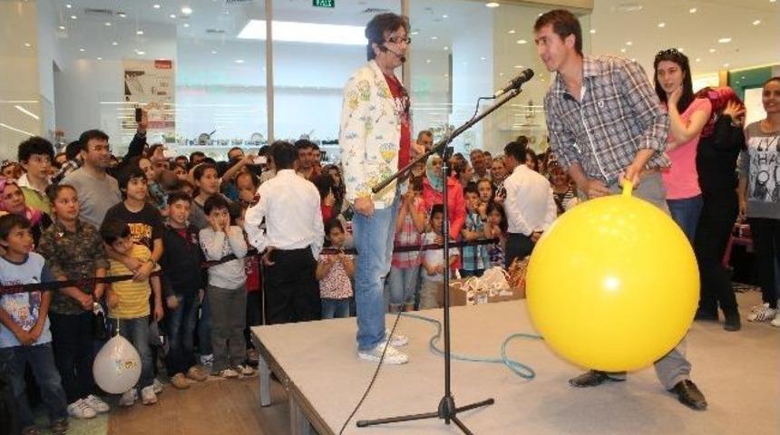 S&uuml;heyl Ve Behzat Uygur Piazza'da Halkı Coşturdu