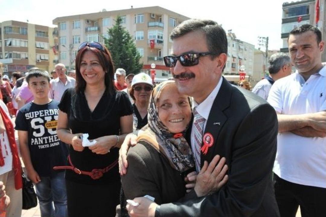 Buca&rsquo;da 19 Mayıs Bayramı&rsquo;na Sivil Kutlama