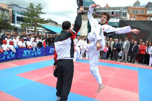 19 Mayıs Atat&uuml;rk &uuml; Anma, Gen&ccedil;lik Ve Spor Bayramı Coşkuyla Kutlanıyor 1