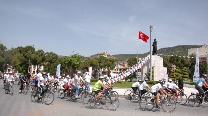 Şenlik Havasında 19 Mayıs