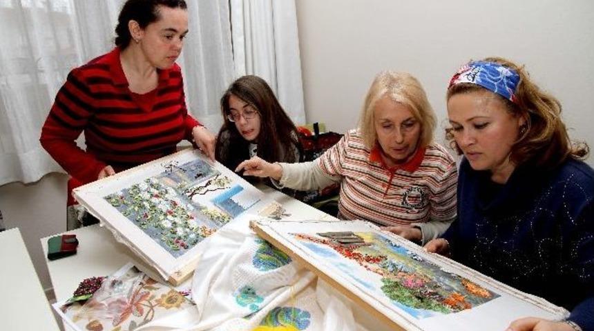 &Uuml;&ccedil; Nesil Bir Arada