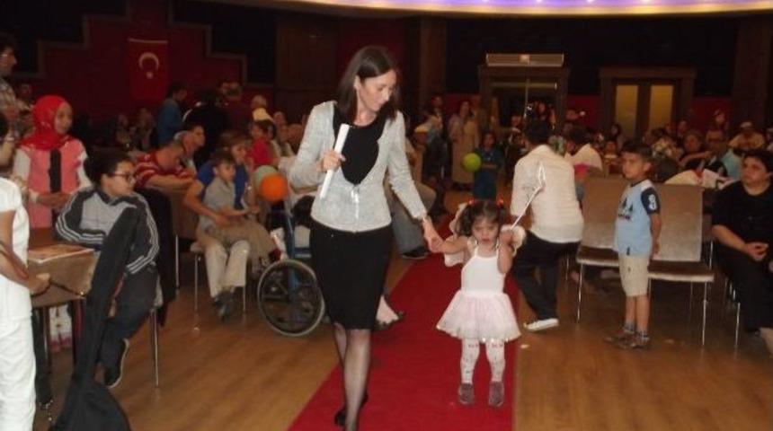 G&uuml;leny&uuml;zler&rsquo;le Engelleri Aştılar