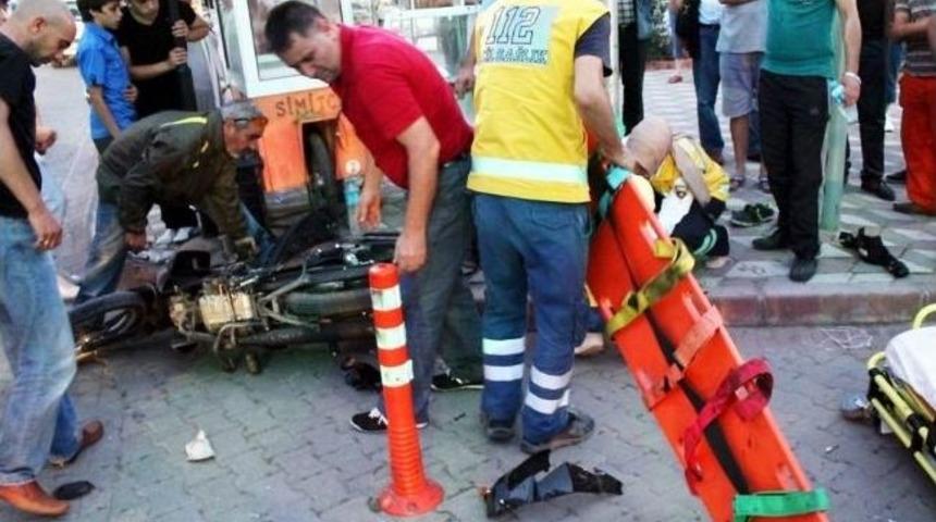 Motosiklet S&uuml;r&uuml;c&uuml;s&uuml;n&uuml; Yaralayan Otomobil Ka&ccedil;tı