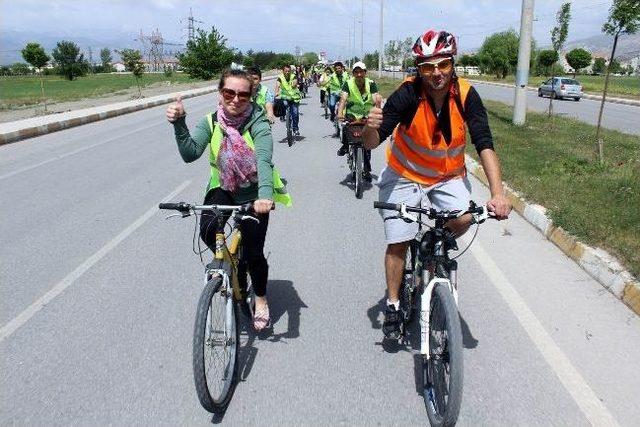 Gençlik Haftası Bisiklet Turu Düzenlendi